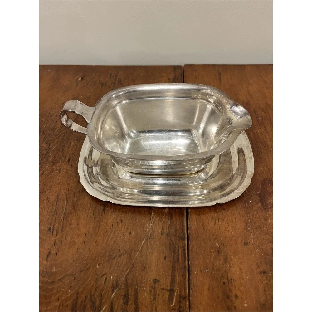 Reed and Barton Mayflower Gravy Boat and Tray - 5000‎ Silver 2 Piece